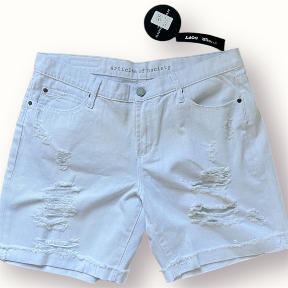 NWT Articles of Society Women's White Distressed Shorts - Picture 1 of 1